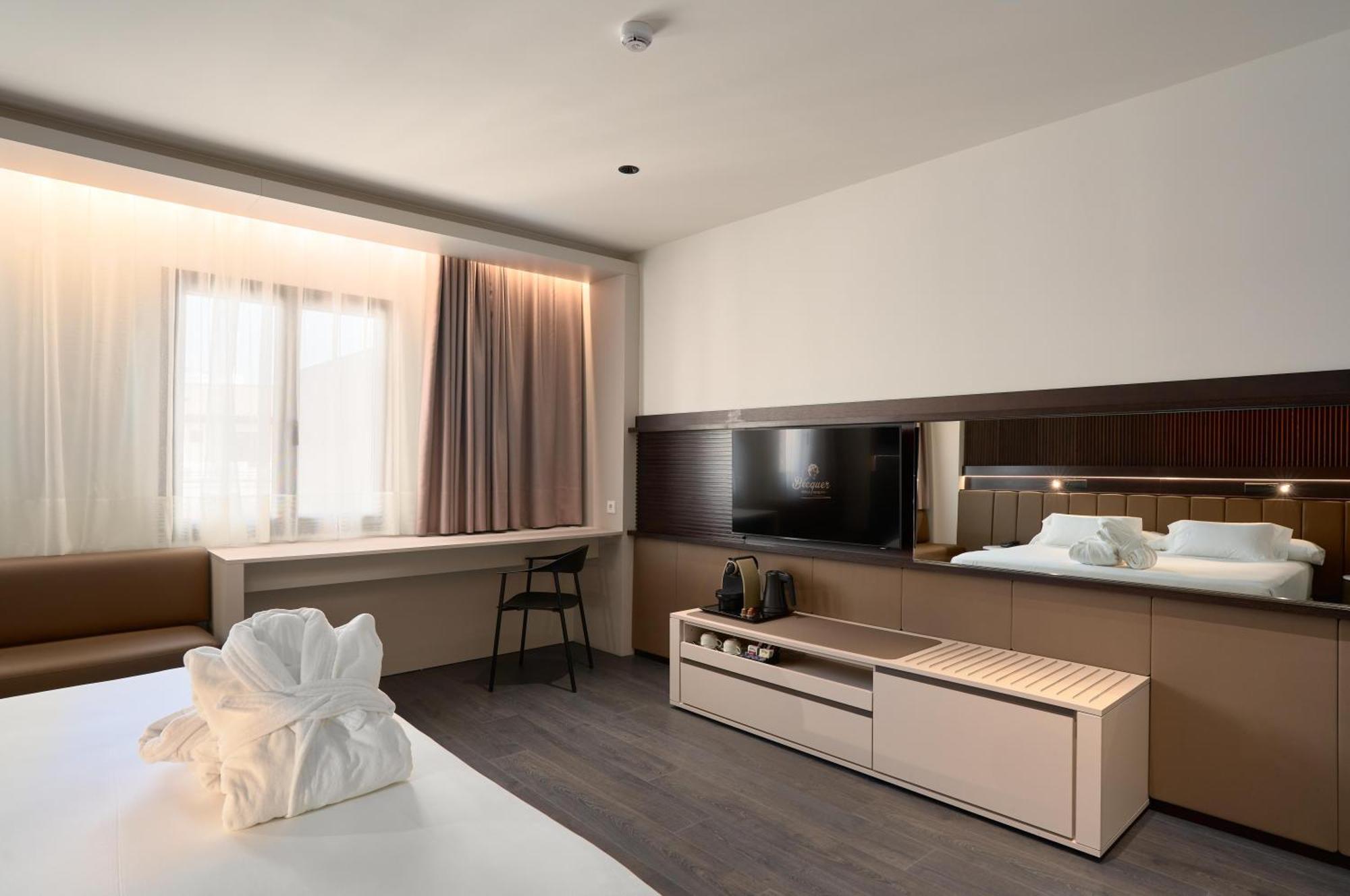 Becquer Hotel