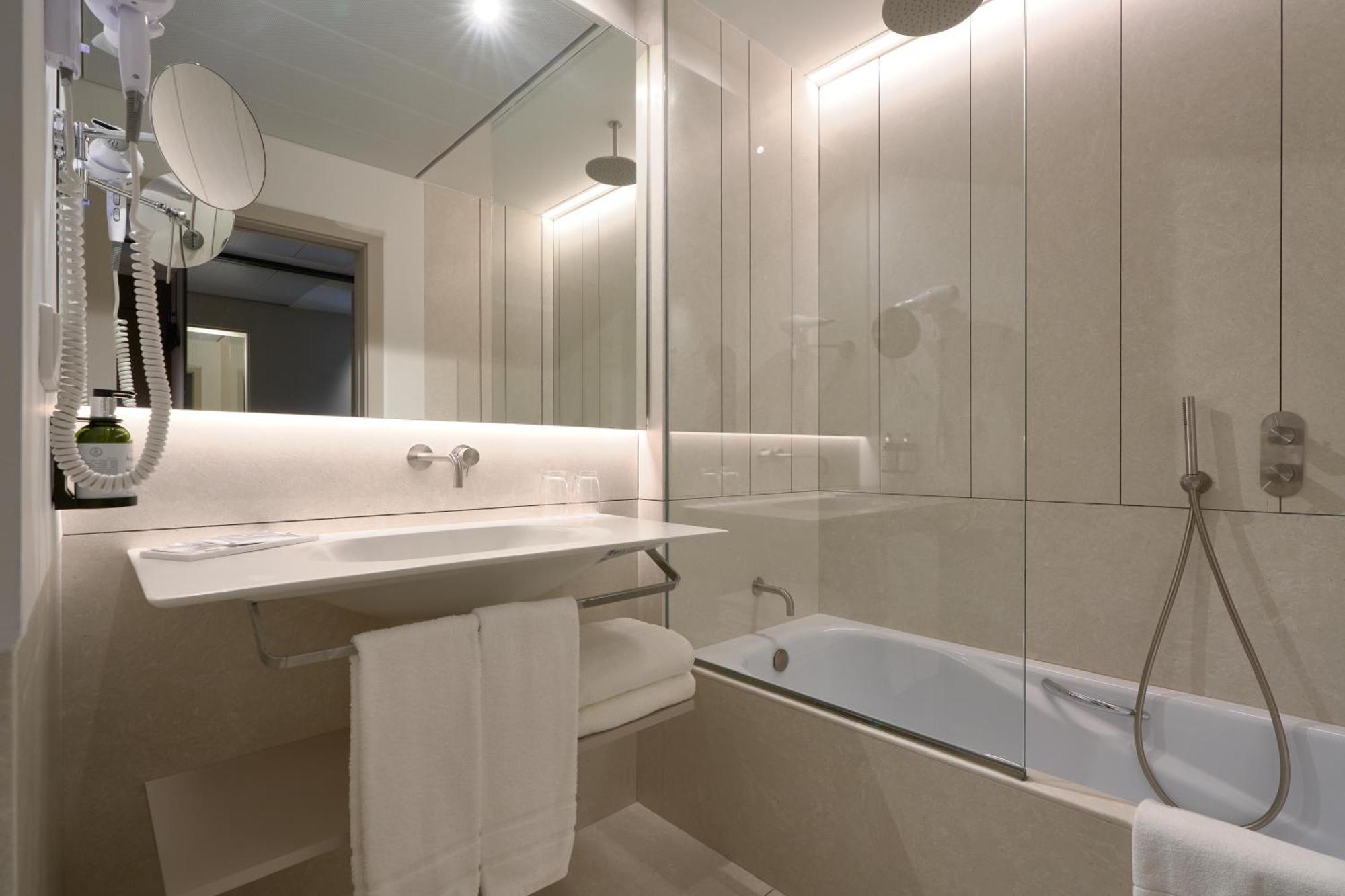 Hotel Becquer