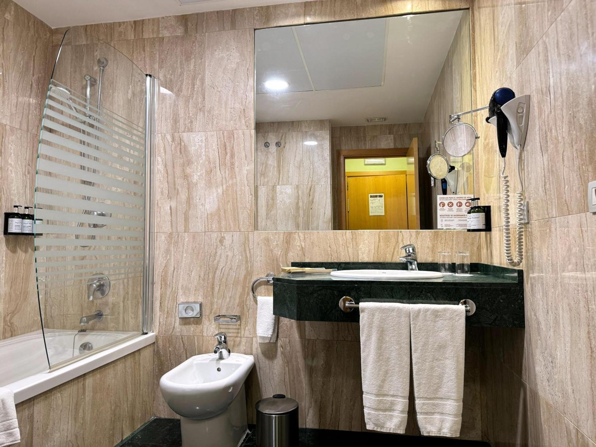 Hotel Becquer Seville